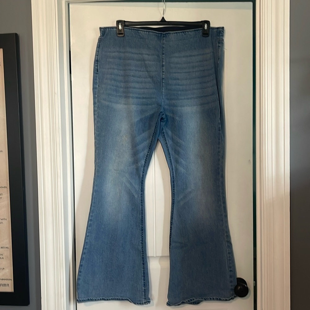 Elastic waste flare leg jeans